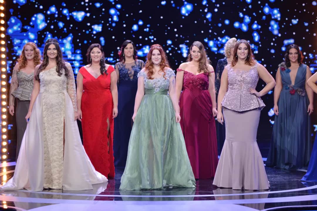 Modelka plus size: Jak zacząć w Polsce? Wymagania, agencje, zarobki.